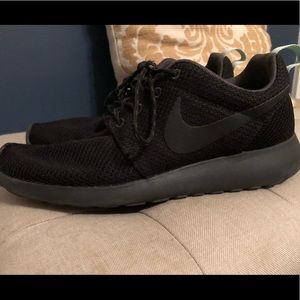 knit black Nike shoes 7.5